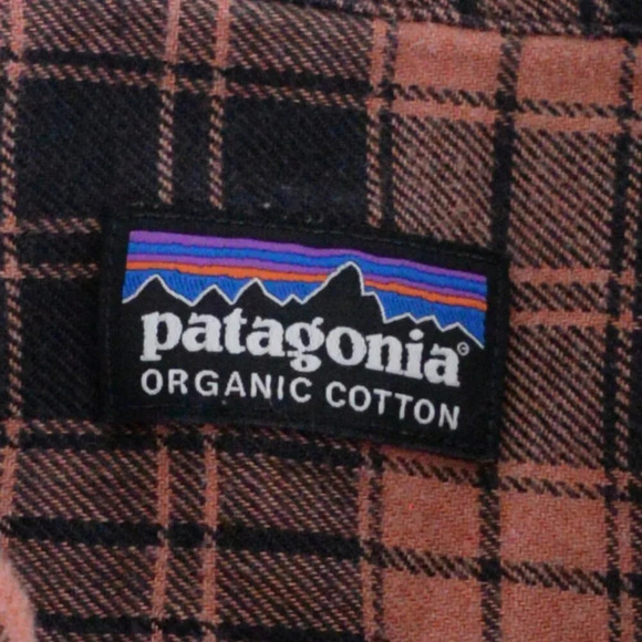 Patagonia Peach And Black 100% Organic Cotton Gorpcore Outdoor Button Down Shirt - Picture 10 of 11